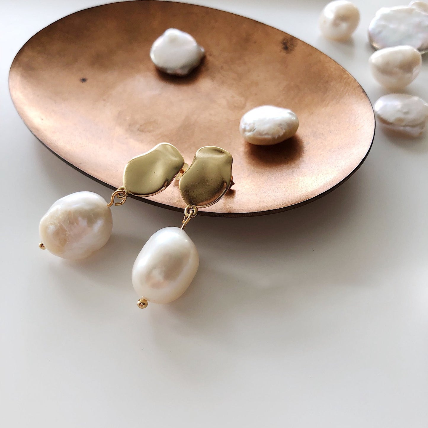 NATURAL BAROQUE PEARLS